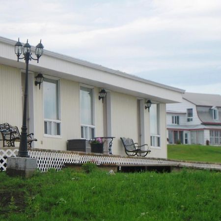 Motel De La Pointe Aux Bouleaux Baie-Sainte-Catherine Bagian luar foto