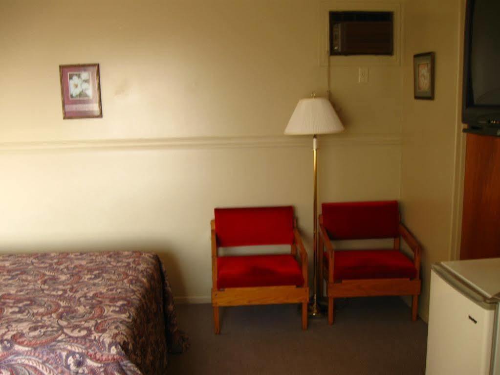 Motel De La Pointe Aux Bouleaux Baie-Sainte-Catherine Bagian luar foto